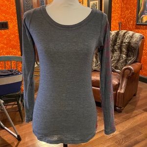 EUC Reebok Women’s long sleeve CrossFit shirt